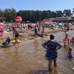 Słoneczna pogoda przyciągnęła do Sielpi tłumy - Radio Kielce 26.07.2026. Sielpia zalew / Fot. Magdalena Galas-Klusek - Radio Kielce
