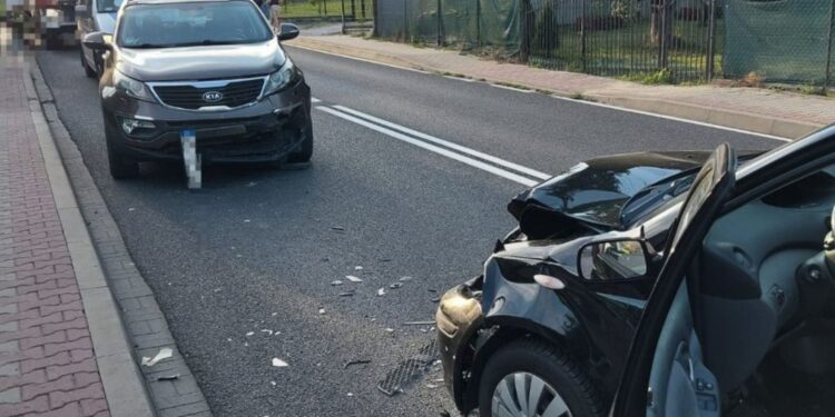 Kobieta ranna w wypadku. Jadąca do zdarzenia karetka zderzyła się z autem osobowym - Radio Kielce 25.07.2026. Osiek, w powiecie staszowskim. Wypadek / Fot. policja