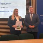 Seniorzy otrzymają wsparcie. Gminy zapłacą sąsiadom - Radio Kielce 15.07.2026. Kielce. Świętokrzyski Urząd Wojewódzki. Podpisanie umów w ramach programu „Korpus wsparcia seniorów” / Fot. Iwona Murawska-Bujnowicz - Radio Kielce