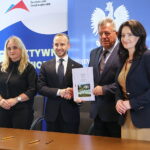20.07.2026. Kielce. Świętokrzyski Urząd Wojewódzki. 12 świętokrzyskich samorządów otrzymało dofinansowanie z programu „Aktywni Seniorzy – ASY” / Fot. Wiktor Taszłow - Radio Kielce