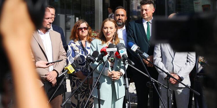 Minister funduszy z wizytą w Kielcach. Polska 2050 chce rozmawiać - Radio Kielce Minister funduszy z wizytą w Kielcach. Polska 2050 chce rozmawiać