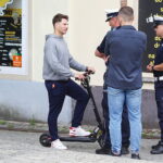 Użytkownicy hulajnóg elektrycznych celem policyjnej akcji - Radio Kielce 15.07.2026. Kielce. Akcja policyjna pn. Hulajnoga / Fot. Wiktor Taszłow - Radio Kielce