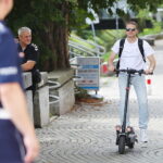 Użytkownicy hulajnóg elektrycznych celem policyjnej akcji - Radio Kielce 15.07.2026. Kielce. Akcja policyjna pn. Hulajnoga / Fot. Wiktor Taszłow - Radio Kielce