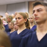 17.07.2026. Kielce. Collegium Medicum UJK. Czepkowanie nowych pielęgniarek i położnych / Fot. Wiktor Taszłow - Radio Kielce