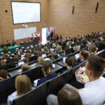 17.07.2026. Kielce. Collegium Medicum UJK. Czepkowanie nowych pielęgniarek i położnych / Fot. Wiktor Taszłow - Radio Kielce
