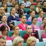 17.07.2026. Kielce. Collegium Medicum UJK. Czepkowanie nowych pielęgniarek i położnych / Fot. Wiktor Taszłow - Radio Kielce