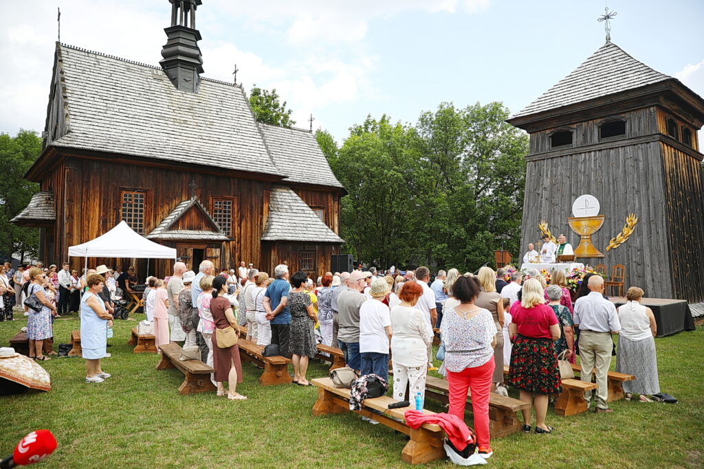 Z dawnych pól i łąk powstał wyjątkowy skansen - Radio Kielce Z dawnych pól i łąk powstał wyjątkowy skansen - Radio Kielce