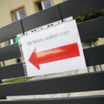 Mieszkańcy Działoszyc przy urnach - Radio Kielce 19.07.2026. Działoszyce. Referendum / Fot. Wiktor Taszłow - Radio Kielce