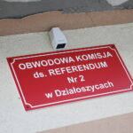 Mieszkańcy Działoszyc przy urnach - Radio Kielce 19.07.2026. Działoszyce. Referendum / Fot. Wiktor Taszłow - Radio Kielce