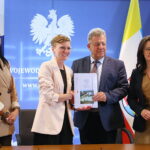 20.07.2026. Kielce. Świętokrzyski Urząd Wojewódzki. 12 świętokrzyskich samorządów otrzymało dofinansowanie z programu „Aktywni Seniorzy – ASY” / Fot. Wiktor Taszłow - Radio Kielce