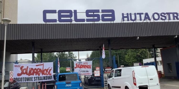 Pogotowie strajkowe w ostrowieckiej hucie - Radio Kielce Pogotowie strajkowe w ostrowieckiej hucie
