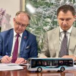29.07.2026. Busko-Zdrój. Podpisanie umów na zakup autobusów elektrycznych / źródło: UMiG Busko-Zdrój