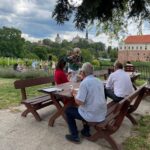Sandomierscy dominikanie i lokalne winiarstwo mają 800 lat - Radio Kielce 18.07.2026. Sandomierz. Piknik winiarski w ramach Festiwalu Dookoła Wody / Fot. Grażyna Szlęzak-Wójcik – Radio Kielce