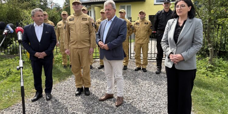 „Wszystko wydarzyło się w kilka sekund” - będzie duże wsparcie dla poszkodowanych przez nawałnice - Radio Kielce „Wszystko wydarzyło się w kilka sekund” - będzie duże wsparcie dla poszkodowanych przez nawałnice