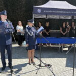 Funkcjonariusze świętują w tężni. Jest z nimi Komendant Główny Policji - Radio Kielce