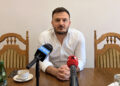 Kredyt konsolidacyjny, ulgi w parkowaniu i przyszłość radnego. Będą emocje na sesji? - Radio Kielce 22.07.2026. Konferencja przed sesją Rady Miasta Kielce. Na zdjęciu: Maciej Jakubczyk - przewodniczący Rady Miasta Kielce / Fot. Dariusz Kuc – Radio Kielce