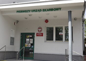 Zatrzymanie pracowników skarbówki. Sprzedawali informacje przestępcom