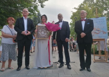 Alicja Węgorzewska odsłoniła swoje Festiwalowe Słoneczko - Radio Kielce Alicja Węgorzewska odsłoniła swoje Festiwalowe Słoneczko