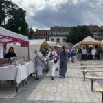 Kamienie do głaskania i napar leśnej baby - proponują wystawcy Jarmarku Jagiellońskiego - Radio Kielce 05.07.2026. Sandomierz. Jarmark Jagielloński / Fot. Grażyna Szlęzak-Wójcik - Radio Kielce