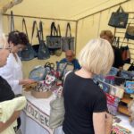 Kamienie do głaskania i napar leśnej baby - proponują wystawcy Jarmarku Jagiellońskiego - Radio Kielce 05.07.2026. Sandomierz. Jarmark Jagielloński / Fot. Grażyna Szlęzak-Wójcik - Radio Kielce