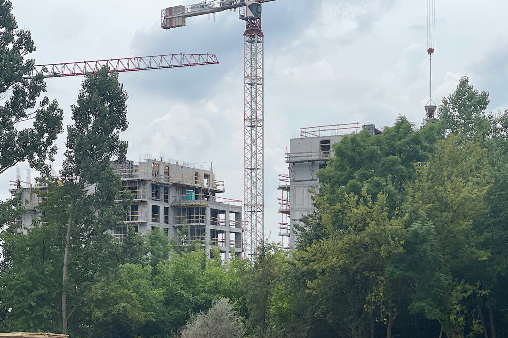 Dużo się buduje, a jak sprzedaż? Trendy w nieruchomościach