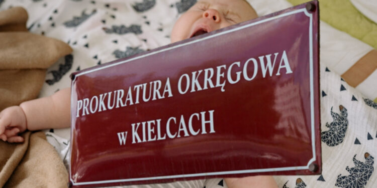 Kolejny wątek w sprawie ojca, który znęcał się nad niemowlęciem - Radio Kielce Kolejny wątek w sprawie ojca, który znęcał się nad niemowlęciem