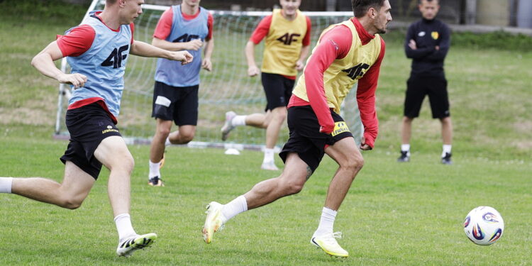 Druga drużyna Korony Kielce rozpoczęła przygotowania pod okiem nowego trenera - Radio Kielce 07.07.2026 Kielce. Trening Korony II Kielce / Fot. Jarosław Kubalski - Radio Kielce