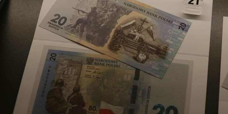 Monety i banknoty kolekcjonerskie na wystawie - Radio Kielce Monety i banknoty kolekcjonerskie na wystawie