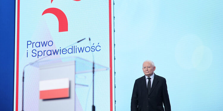 PiS znów na zakręcie. Kolejny rozłam w partii Kaczyńskiego - Radio Kielce PiS znów na zakręcie. Kolejny rozłam w partii Kaczyńskiego