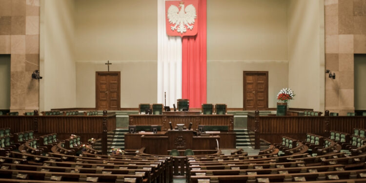 Sondaż po rozłamie w PiS. Jakie partie w Sejmie? - Radio Kielce Sondaż po rozłamie w PiS. Jakie partie w Sejmie?
