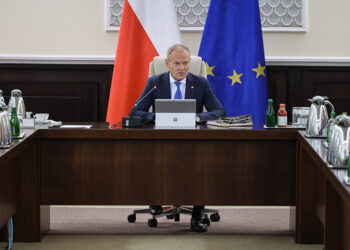 Tusk decyzja prezydenta to cios w polskich kierowców