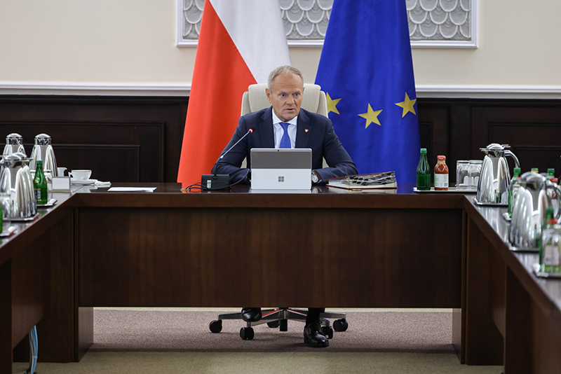 Tusk: decyzja prezydenta to cios w polskich kierowców