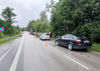 Zderzenie czterech aut. Ranna kobieta