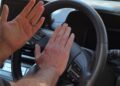 Wyzwiska, trąbienie i jazda na zderzaku. Agresja drogowa wciąż jest problemem - Radio Kielce Wyzwiska, trąbienie i jazda na zderzaku. Agresja drogowa wciąż jest problemem