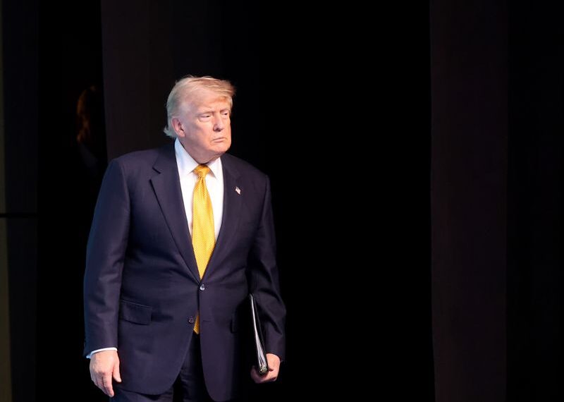 Trump powiedział, że wydał instrukcję zbombardowania Iranu w razie zamachu na niego