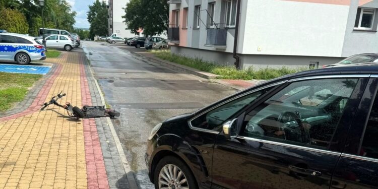 Kierowca hulajnogi w szpitalu z obrażeniami głowy - Radio Kielce Źródło: KPP Staszów