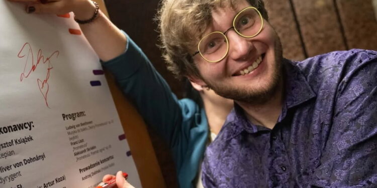 Młodzi pianiści udoskonalą swój kunszt - Radio Kielce Młodzi pianiści udoskonalą swój kunszt