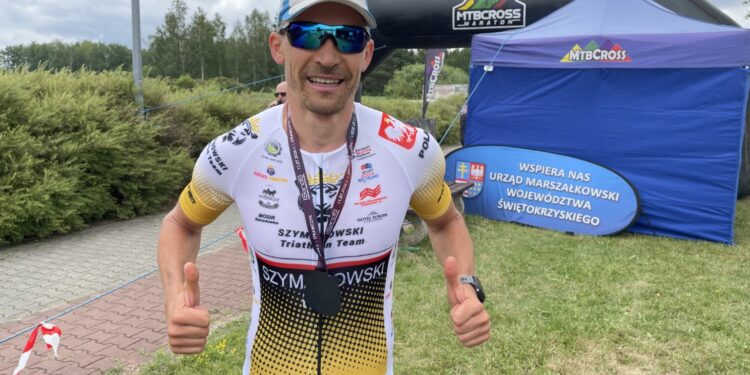 Przemysław Szymanowski znów nie miał sobie równych - Radio Kielce 11.07.2026. Strawczyn. Zawody z cyklu iSands Cross Triathlon. Na zdjęciu: Przemysław Szymanowski - zwycięzca imprezy / Fot. Kamil Król - Radio Kielce