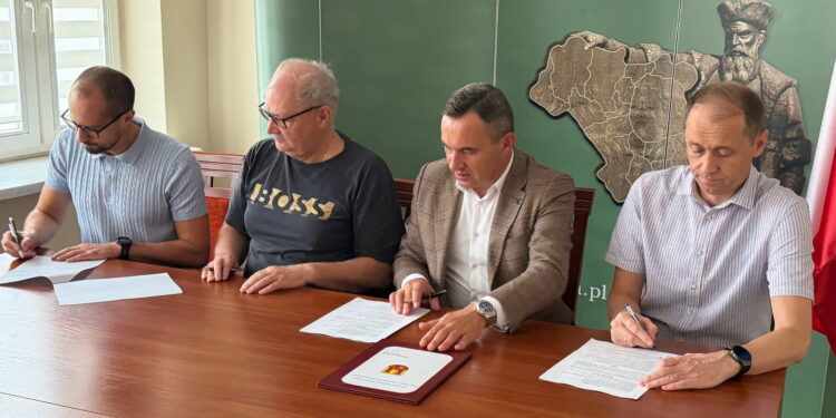 Będzie można poczuć się jak w nadmorskim kurorcie. Jest umowa - Radio Kielce Będzie można poczuć się jak w nadmorskim kurorcie. Jest umowa