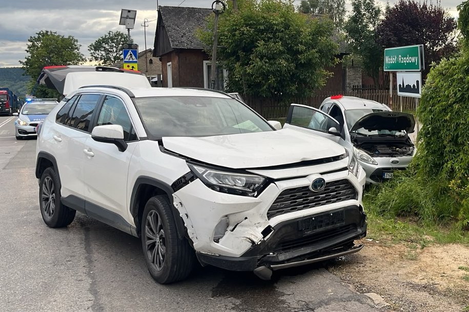 Tragiczny finał nieustąpienia pierwszeństwa - Radio Kielce Nieustąpienie pierwszeństwa powodem wypadku. W akcji śmigłowiec LPR