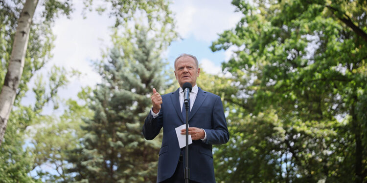 Premier: koniec z salonikami VIP, z zeszytami i omijaniem kolejek