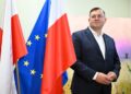 Minister Stefan Krajewski w Świętokrzyskiem. Zapowiada wsparcie dla rolników - Radio Kielce 12.07.2026. Daleszyce. Minister rolnictwa Stefan Krajewski podczas konferencji prasowej w Miejsko-Gminnym Ośrodku Kultury w Daleszycach / Fot. PAP/Piotr Polak