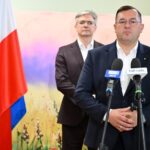 12.07.2026. Daleszyce. Minister rolnictwa Stefan Krajewski podczas konferencji prasowej w Miejsko-Gminnym Ośrodku Kultury w Daleszycach / Fot. PAP/Piotr Polak