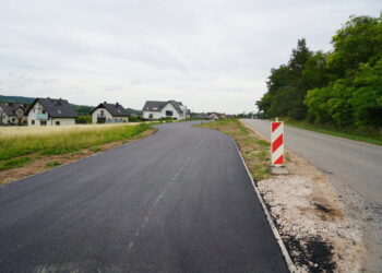 Droga w cieniu zamku doczekała się remontu