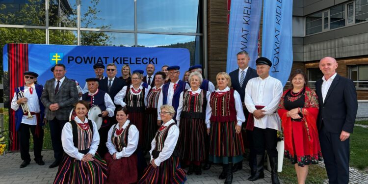 Rolnicy z powiatu kieleckiego podziękują za tegoroczne plony - Radio Kielce 26.08.2026. Kielce. Starostwo Powiatowe. Konferencja dot. Dożynek Powiatu Kieleckiego i Miasta i Gminy Chmielnik / Fot. Daniel Czwartosz - Radio Kielce
