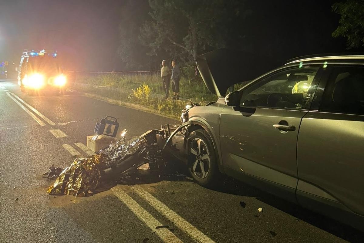 Motocyklista reanimowany po wypadku. Wcześniej potrącił pieszego