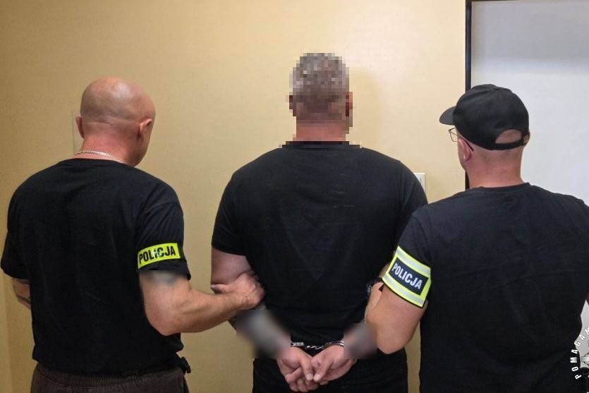 Policja zatrzymała czterech fałszywych funkcjonariuszy