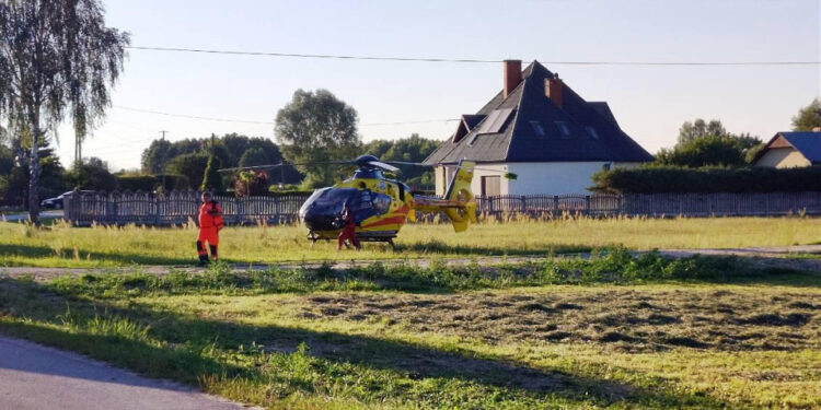 Dziecko ranne w wypadku w Młotkowicach. Lądował śmigłowiec LPR - Radio Kielce Dziecko ranne w wypadku w Młotkowicach. Lądował śmigłowiec LPR