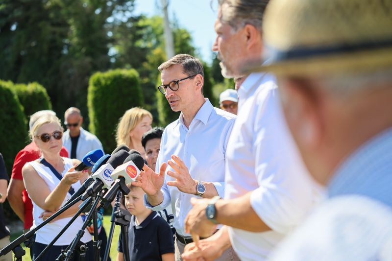 38 posłów, w tym Morawiecki, i 2 senatorów wykluczonych z PiS