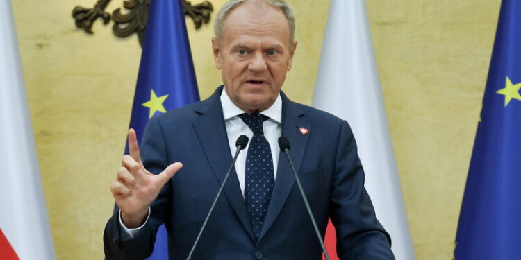 Premier: podniesiemy próg podatkowy do 130 tys. zł - Radio Kielce Premier: podniesiemy próg podatkowy do 130 tys. zł